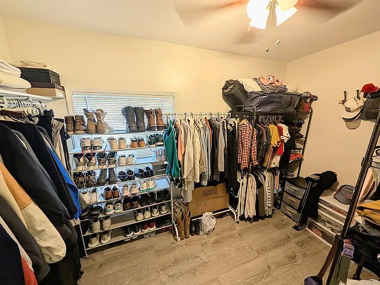 Master suite walk-in closet