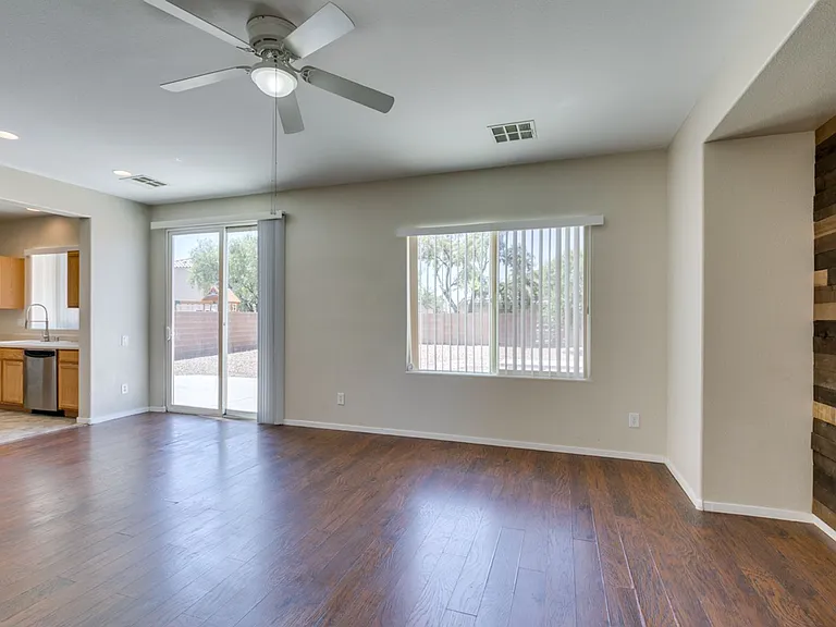 2925 Dowitcher Ave — Photo 9