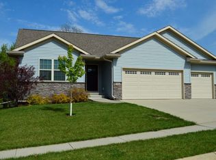 1936 Mackinaw Dr, Iowa City, IA 52245