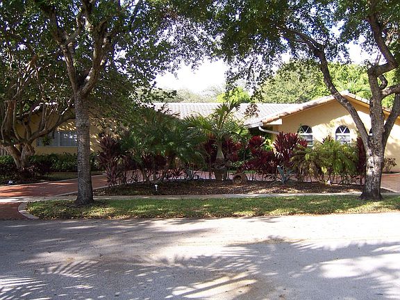 2nd image of 20350 NE 21st Ave