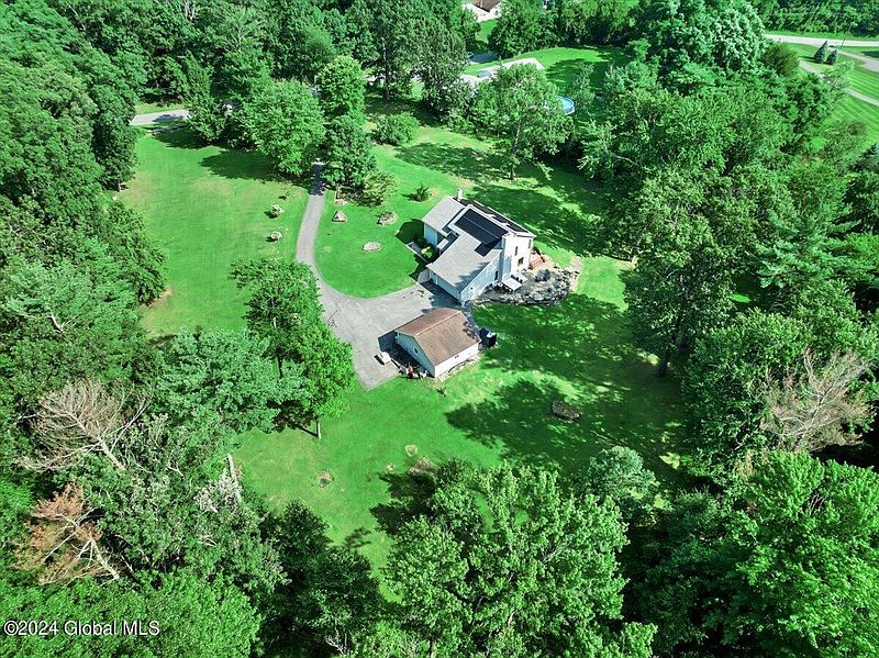 2nd image of 991 Deans Mill Road
