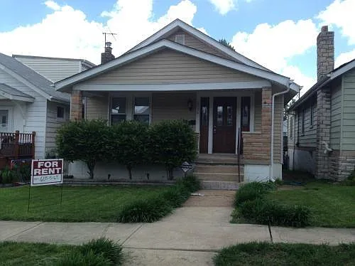 2156 Esther Ave photo 1
