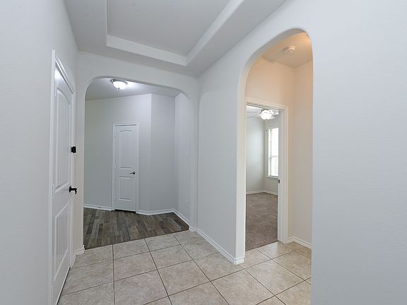 4th image of 4813 Green River Dr