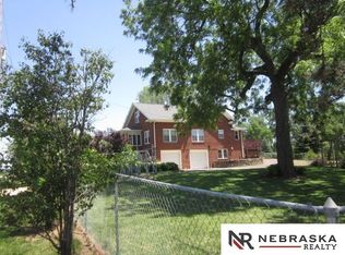 7851 Maple St, Omaha, NE 68134