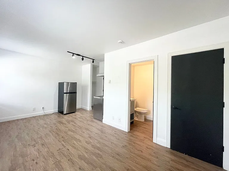 Mayn Suites — Photo 11