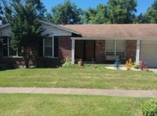 14833 Frais Dr, Florissant, MO 63034