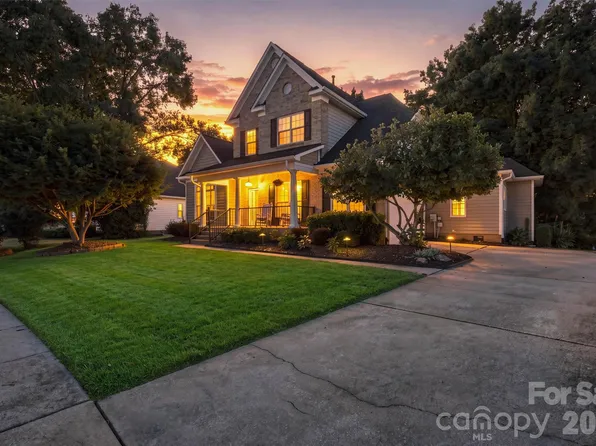 1550 Valhalla Dr, Denver, NC 28037