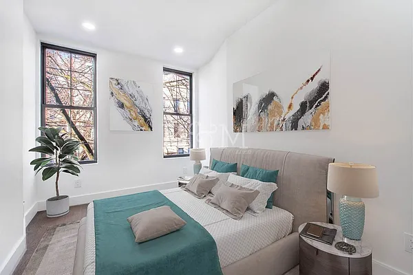 Rented by Brick&Mortar | media 35