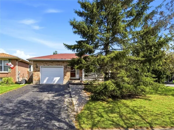 7917 Ethel St, Niagara Falls, ON L2H 2Z8