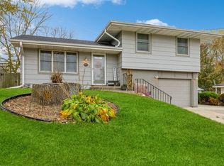 4577 Fairview Dr, Pleasant Hill, IA 50327