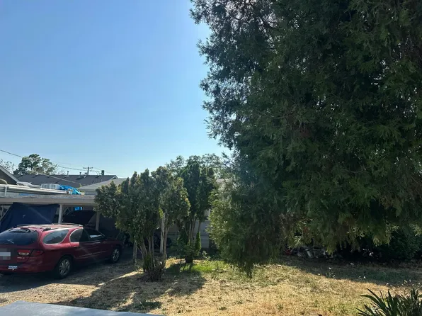 1476 Sun Glo Dr, Grants Pass, OR 97527