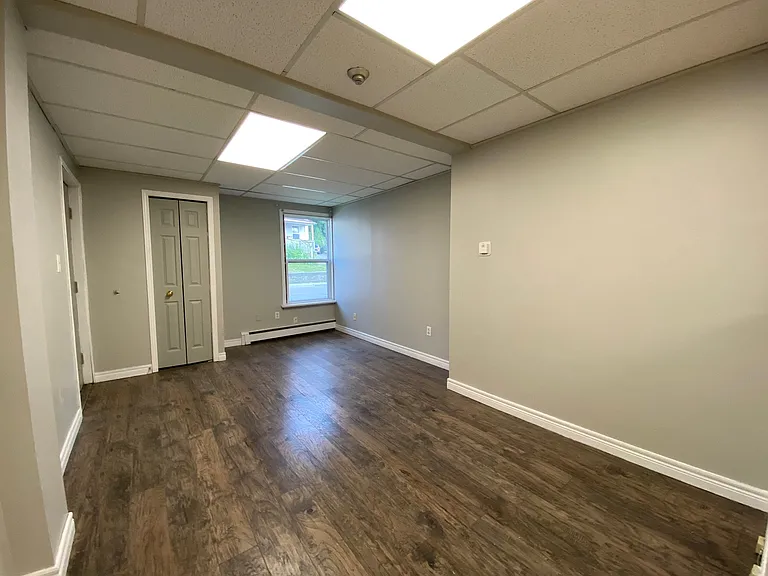 53 Queen St W #5 — Photo 2