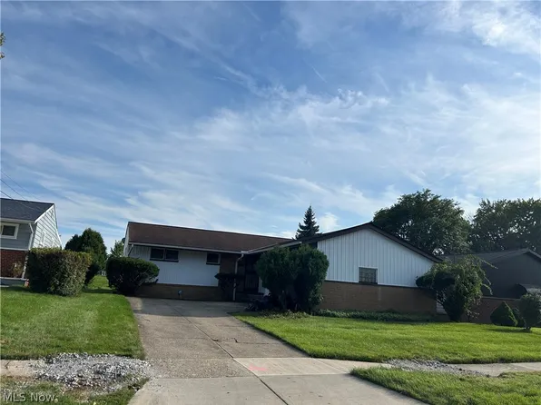 20504 Alameda Pkwy, Highland Hills, OH 44128