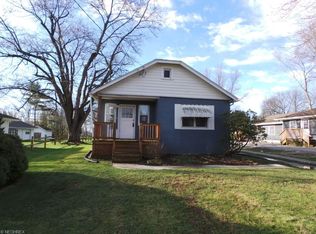 1864 Krumroy Rd, Akron, OH 44312