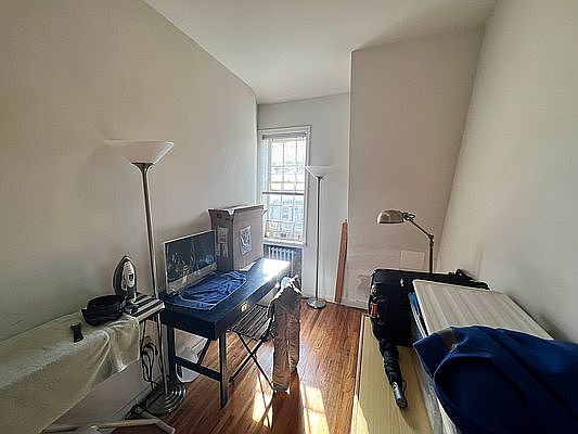 3rd image of 65 W 85th St APT 4a