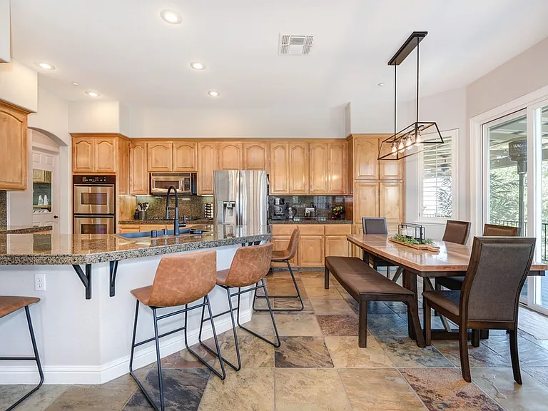 7029 Pembroke Way — Photo 24