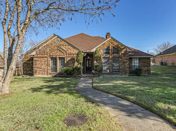 833 Robin Meadow Dr, Desoto, TX 75115
