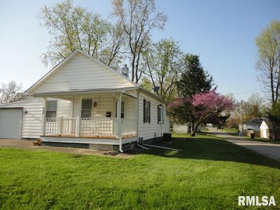 725 E Thompson St, Taylorville, IL, 62568