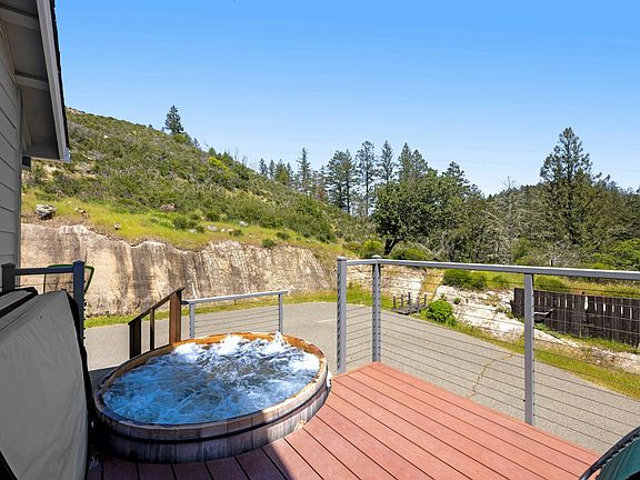 Hot Tub on private side