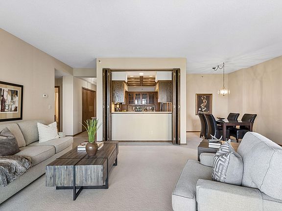 5th image of 1235 Yale Pl APT 908