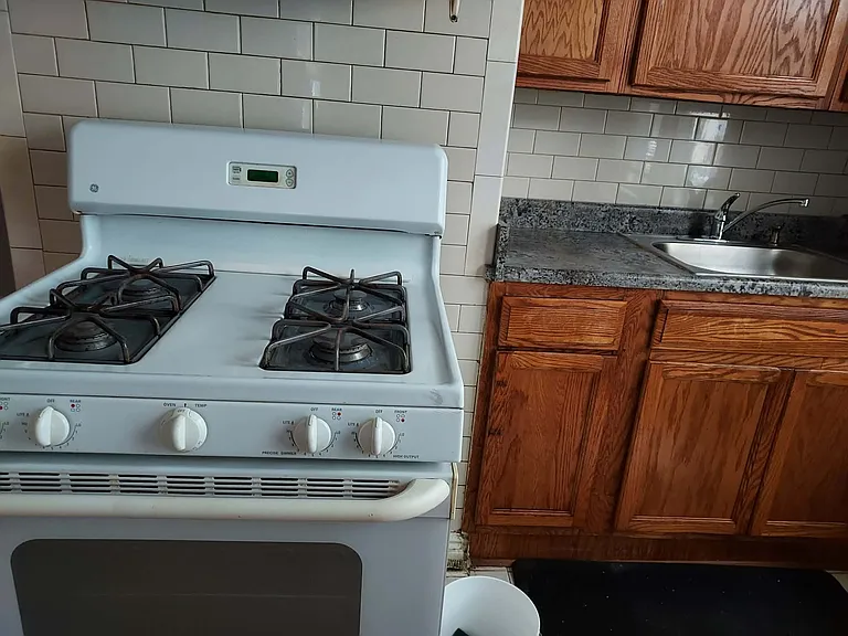 380 Ege Ave #A1 — Photo 2