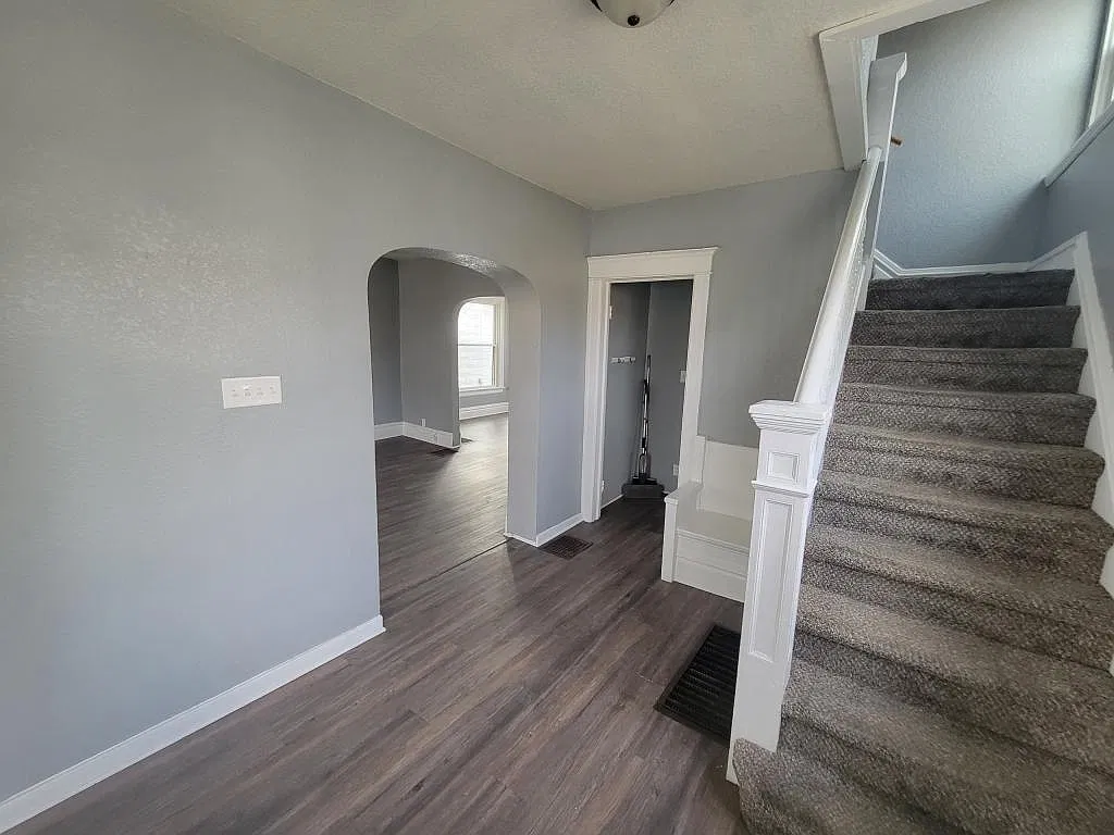 1115 Maple Ave — Photo 3