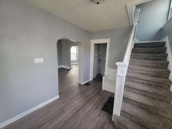 3rd image of 1115 Maple Ave