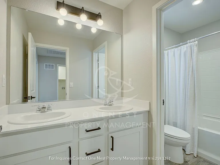 968 Franklin St — Photo 20