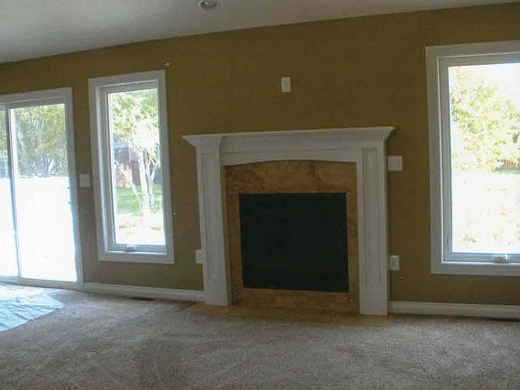 5th image of 791 E Sweet Briar Ln