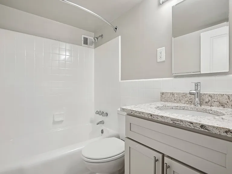 The Kenmore — Photo 14
