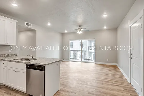 1128 S 820 E Photo 1