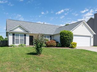 174 S Sunberry Trl, Fletcher, NC 28732