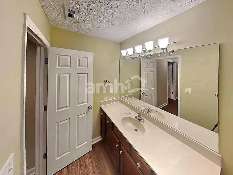 3605 Belvidere Ct — Photo 17