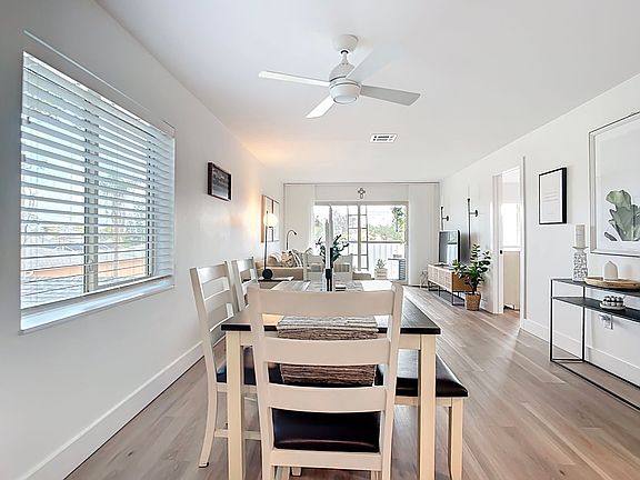 3rd image of 516 Parkdale Mews