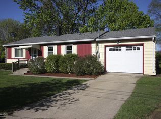 401 34th St N, Springfield, MI 49037