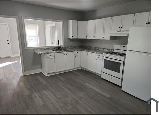 2nd image of 153 Cliff St
