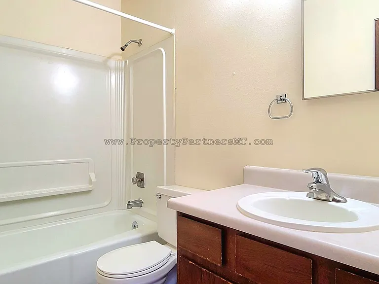 311 S 15th Ave — Photo 6
