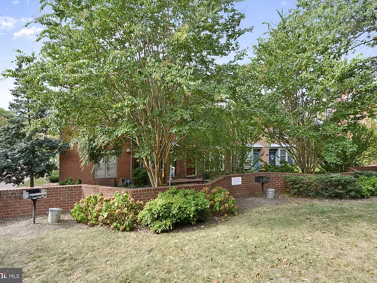 610 N West St #305 — Photo 45