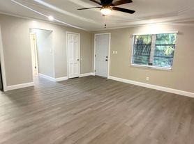 300 Northeast 4th Street - 7