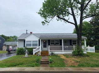 130 Sandy Beach Dr, Pasadena, MD 21122