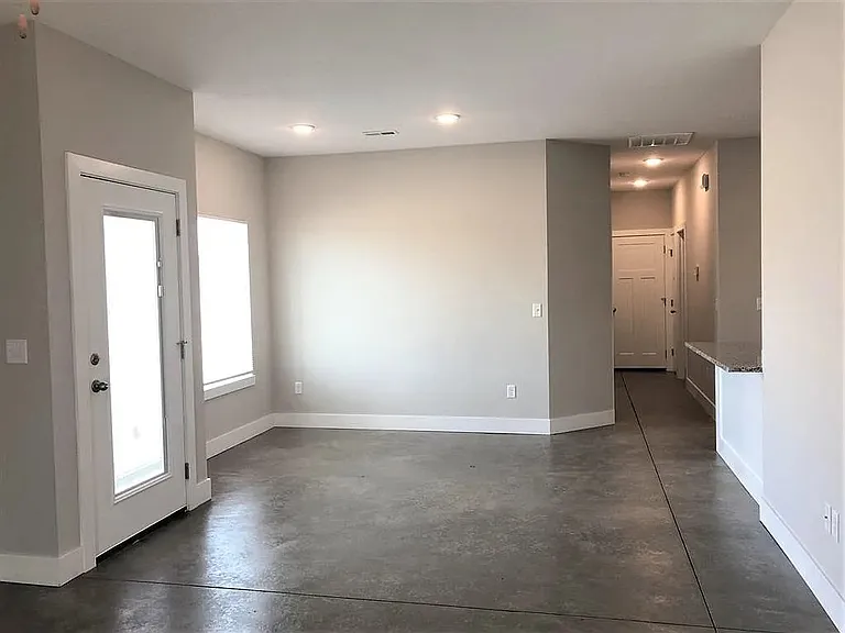 5548 N Edwards Cir #5548 — Photo 3