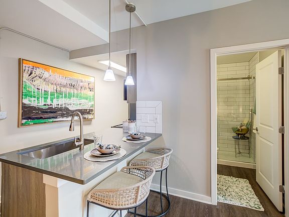3rd image of 2025 Peachtree Rd NE #1-1213