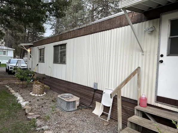 3928 E Lane Park Rd Trailer 34, Mead, WA 99021