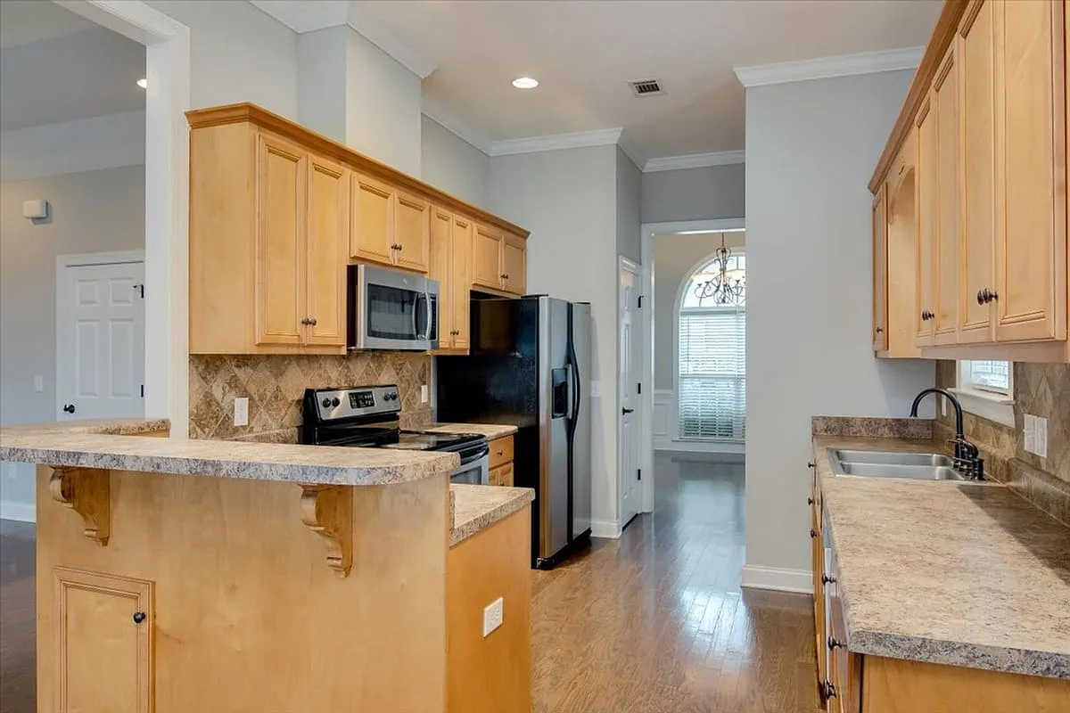 2507 Grier Circle - 2507 Grier Circle — Photo 2