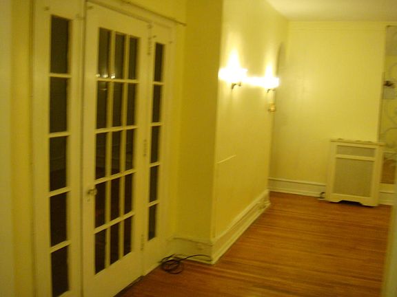 Living room exit to balcony