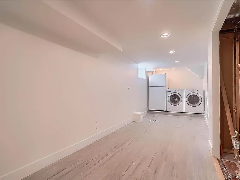 2232 S Clayton St — Photo 35