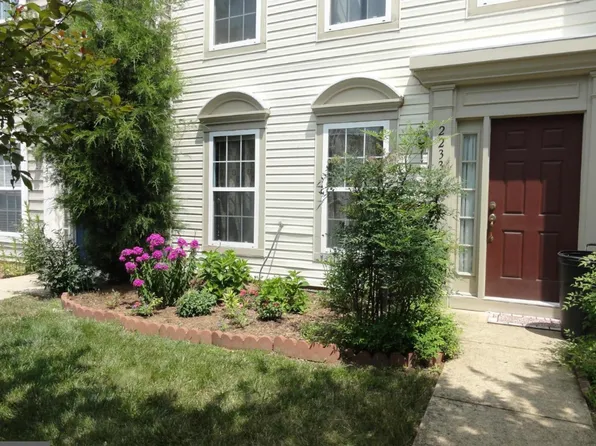 22332 Great Trail Ter, Sterling, VA 20164