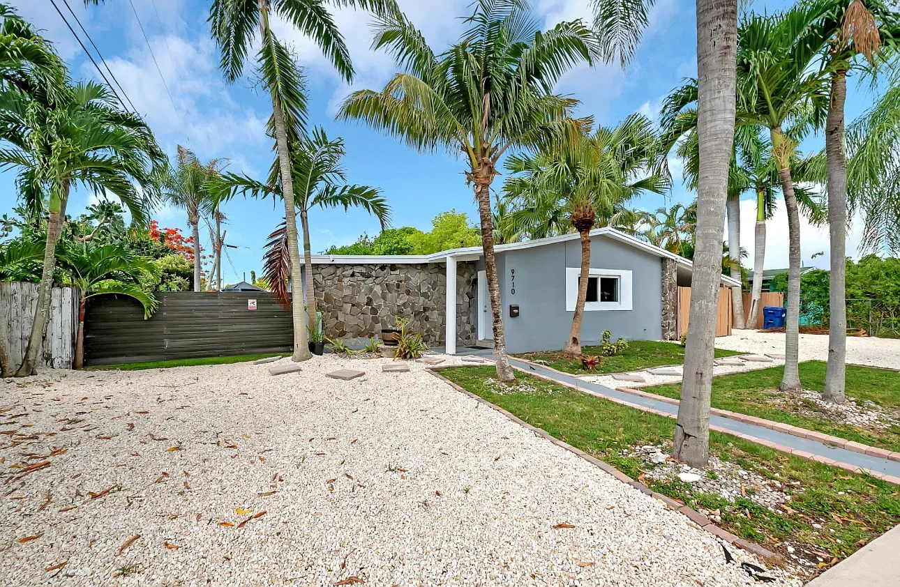 9710 SW 161st St — Photo 3