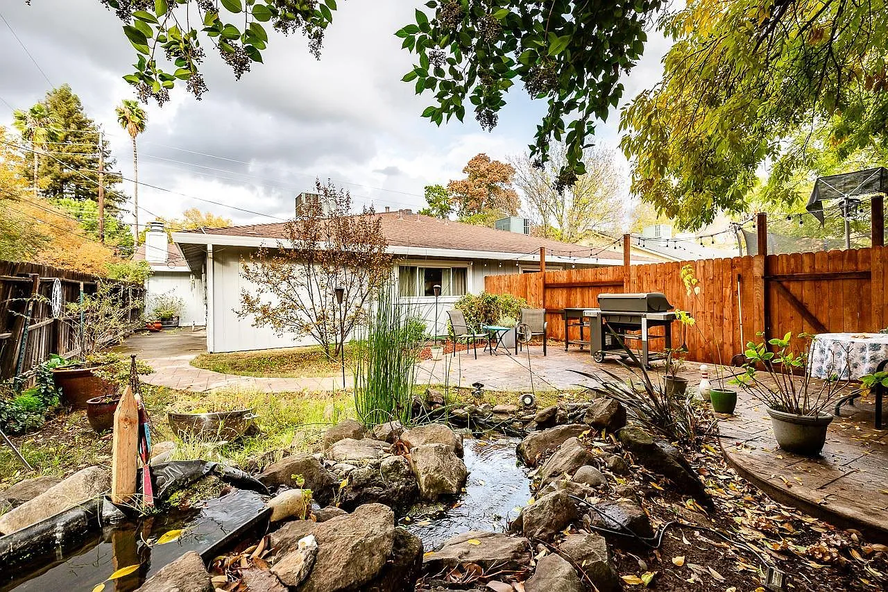 2734 Hurley Way — Photo 4
