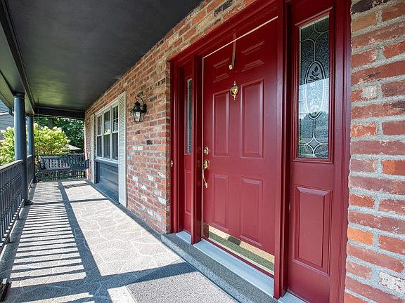 3rd image of 1957 Finsbury Ct